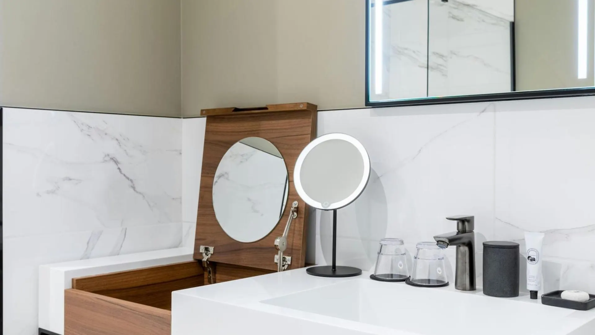 Sapphire House Antwerp, Autograph Collection By Marriott Hotel